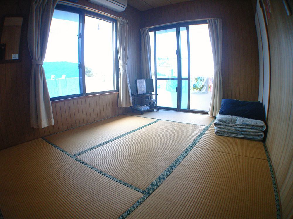 Minshuku Yadokari Hotel Zamami Exterior photo