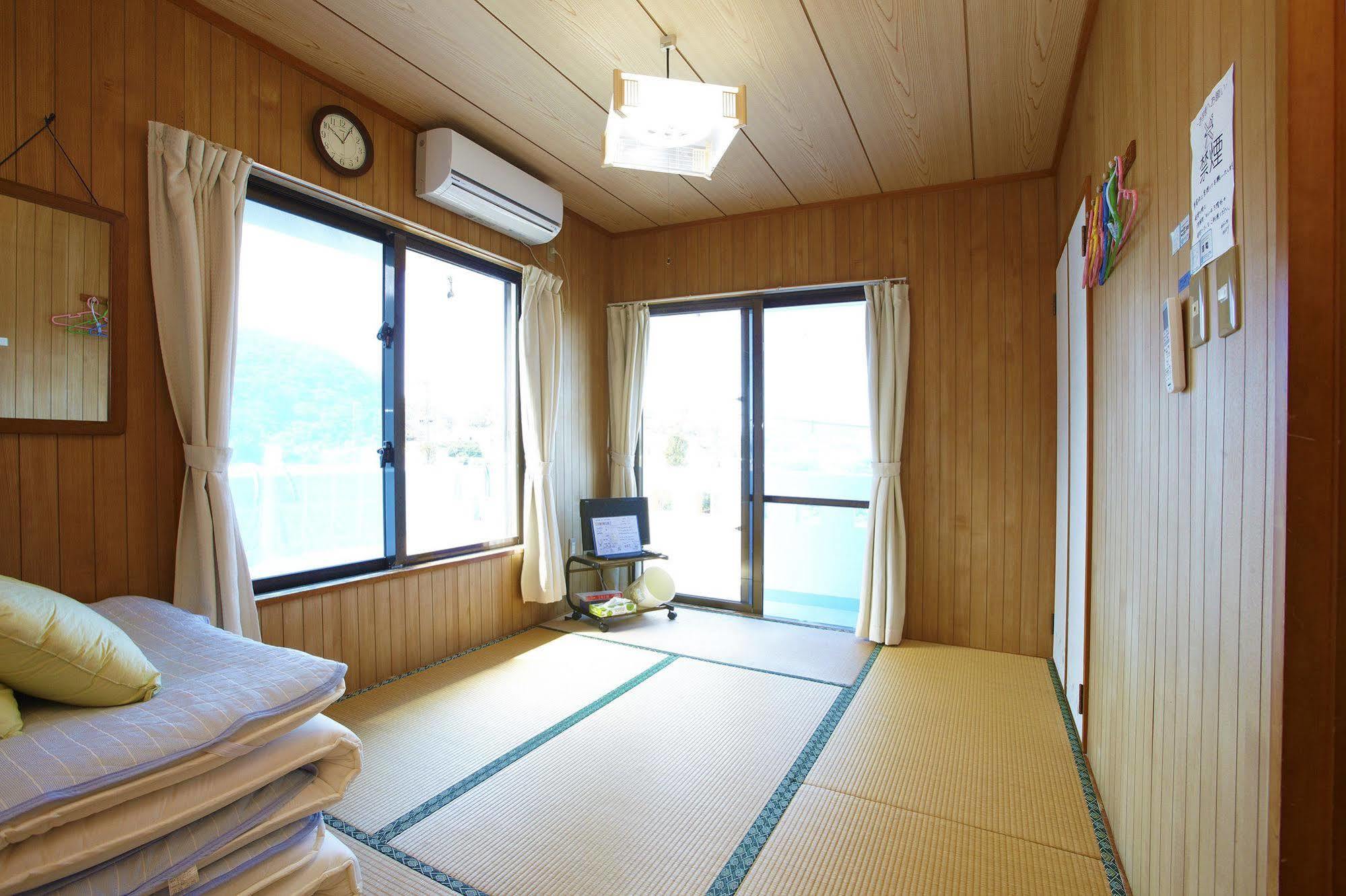 Minshuku Yadokari Hotel Zamami Exterior photo